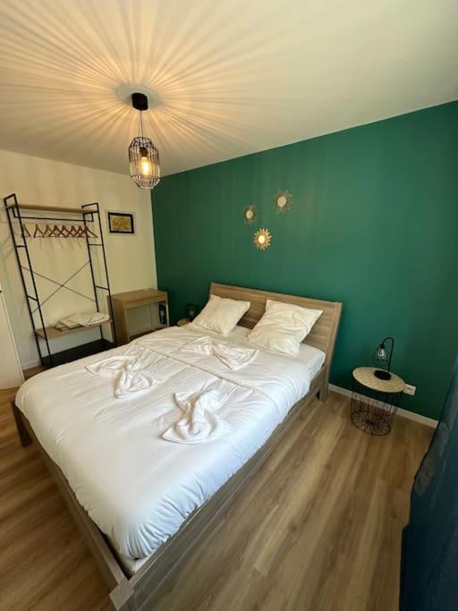 L Appartement Des Parcs Nantais Сен-Эрблен Экстерьер фото
